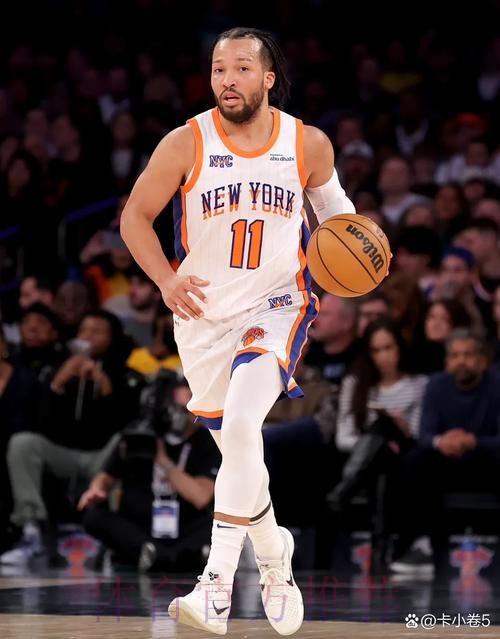 尼克斯记者:唐斯三分命中率大幅下滑,已接近生涯新低 尼克斯记者:唐斯三分命中率大幅下滑,已接近生涯新低